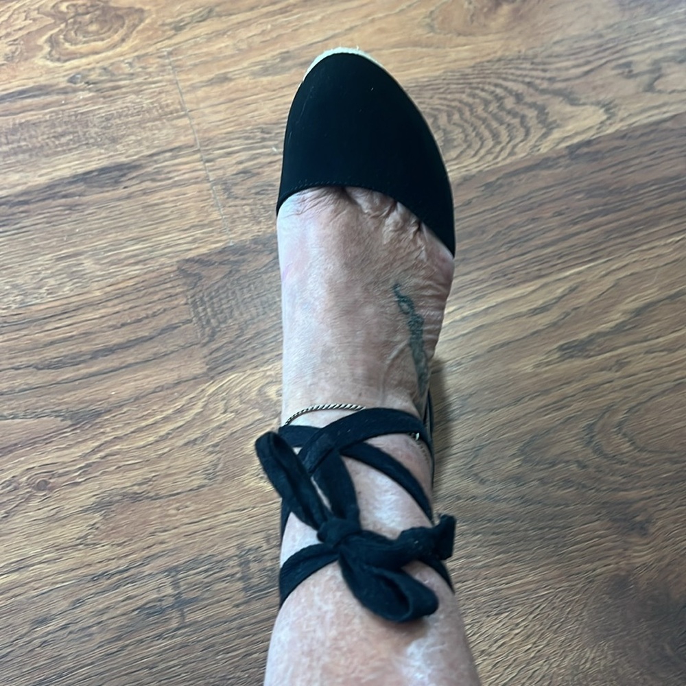 Shoes - Picture 3 of 4